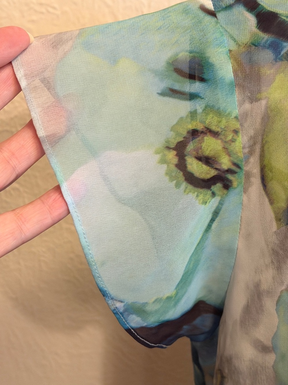 🚙🚙🚙BOGOHO🚙🚙🚙Liz Claiborne Blue & Green Floral Ruffle Front Blouse-Large - Picture 4 of 11